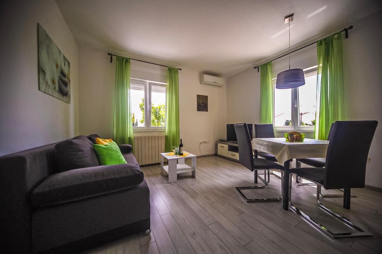 Apartman Carmen Volosko Opatija Exterior photo