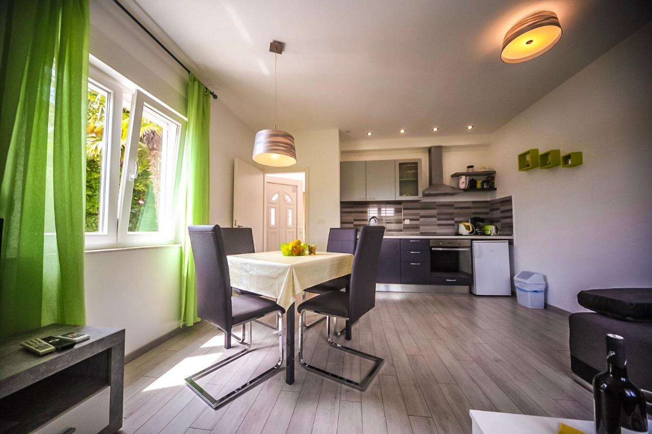 Apartman Carmen Volosko Opatija Exterior photo